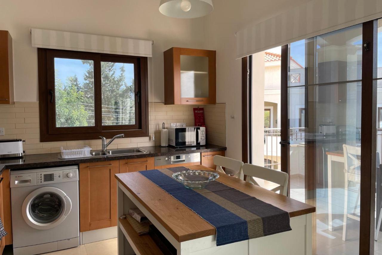 Eleona'S Royal Gardens By Yiota - Luxury 2 Bed Apartment In Exclusive Complex Peyia Bagian luar foto